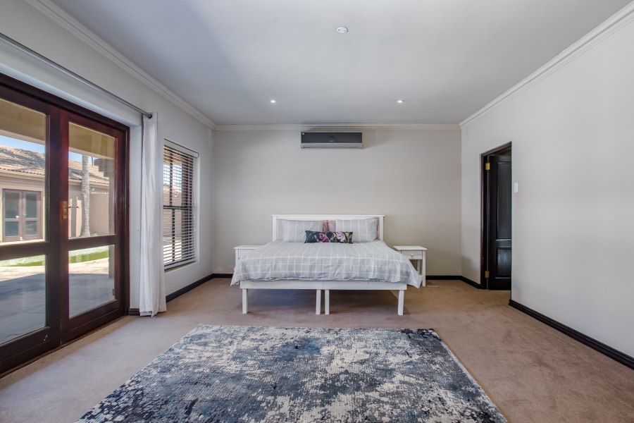 6 Bedroom Property for Sale in Wellington West Western Cape